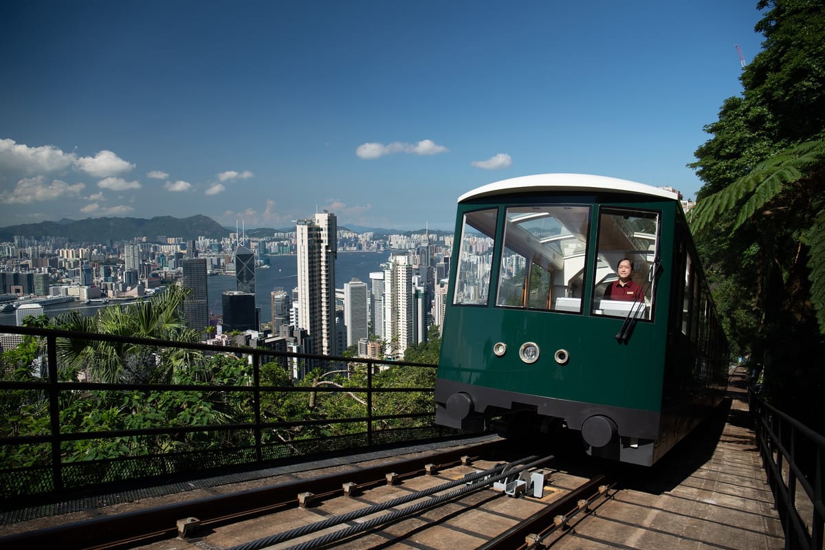 hong-kong-peak-tram-and-sky-terrace-428_1
